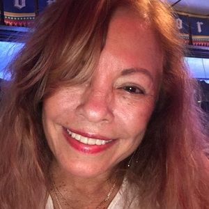 Meet your Posher, Leonor